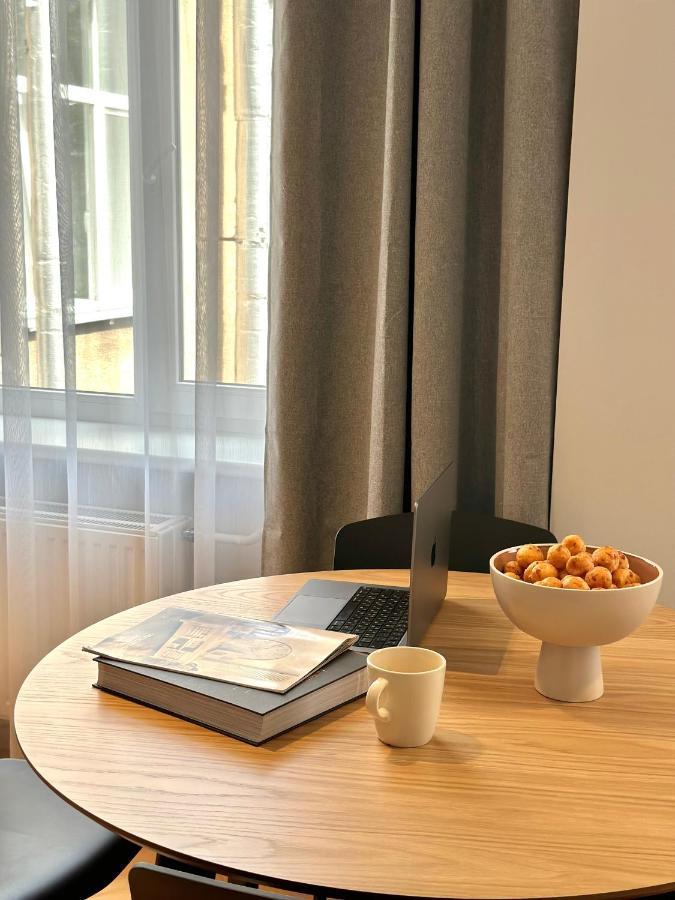 Silver Apartment *