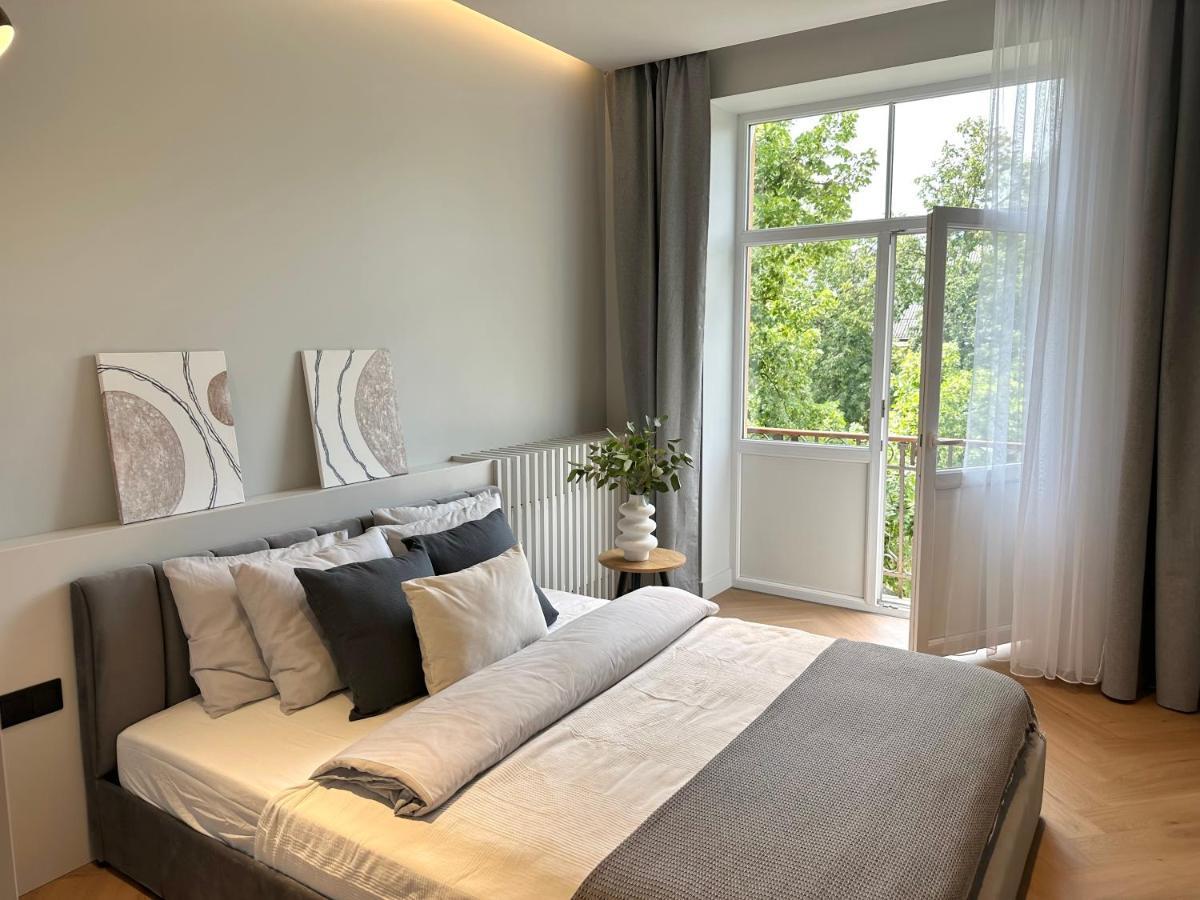 Apartment Silver